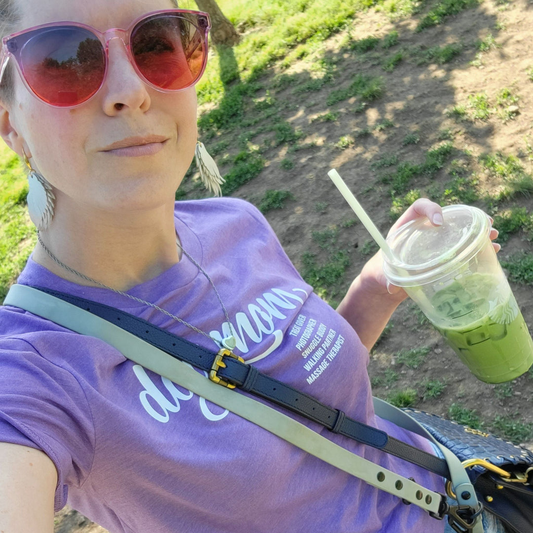 Dog Mom T-shirt - Luv the Paw